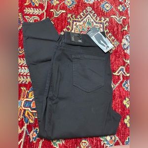 NWT 18 SHORT Torrid Black Jeggings